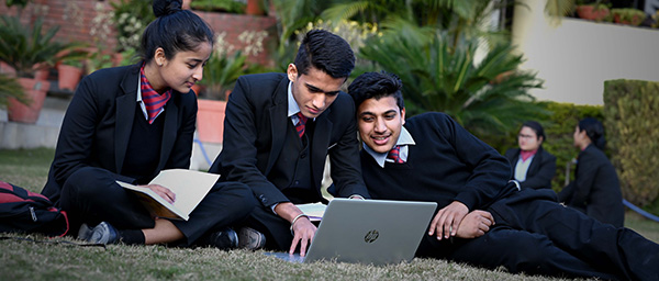 hostel-life-image